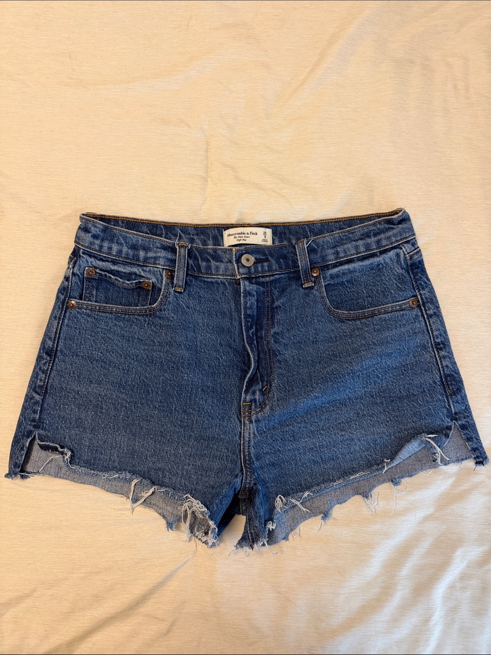 Abercrombie & Fitch The Mom Short High Rise